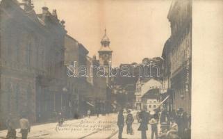 Brassó, Kronstadt, Brasov; Klastrom utca, Várhegy, üzletek / Klostergasse, Schlossberg / street view with castle hill, shops. V. H. Zeidner photo (Rb)