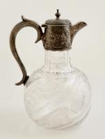 Angol ezüst (Ag.) fedeles és fogantyús üveg kiöntő, csiszolt, metszett, jelzett, mesterjeggyel, m: 23 cm