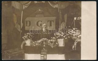 1922 Dunagőzhajózási Társaság kapitánya 40 éves szolgálati jubileumán fotólap