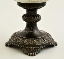 Ezüst (Ag.) talpas kínáló, üveg betéttel, jelzett, apró csorbákkal, kis hiánnyal, m:18,5 cm