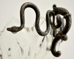 Ezüst (Ag.) talpas kínáló, üveg betéttel, jelzett, apró csorbákkal, kis hiánnyal, m:18,5 cm