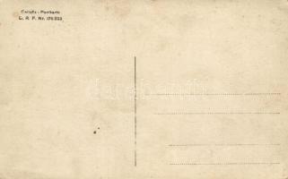 SMS Kaiser Karl VI. osztrák-magyar VI. Károly-osztályú páncélos cirkálójának matrózai pihennek a fed...