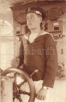 1918 SMS Kaiser Karl VI. osztrák-magyar VI. Károly-osztályú páncélos cirkálójának kormányos matróza / K.u.K. Kriegsmarine, steersman mariner of SMS Kaiser Karl VI photo
