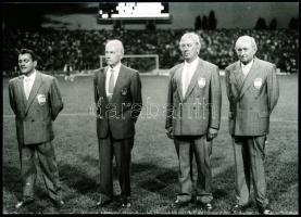 Olimpikonok búcsúztatása a Szöuli olimpia előtt, 3 db fotó, 12x17 cm