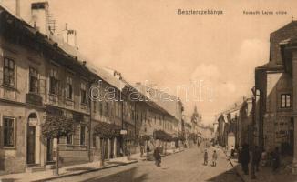 Besztercebánya, Banska Bystrica; Kossuth Lajos utca, Kostomlatszky és Dolnok János üzlete / street view with shops