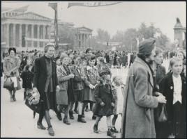 1949 Éljen május elseje! 3 db utólagos előhívás, 18x24 cm