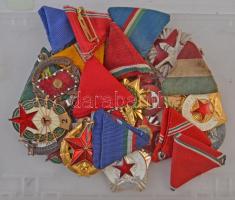 16db-os szocialista jelvény és kitüntetés tétel, közte "Munka Érdemrend" bronz fokozata, "Közbiztonsági Érem" arany és bronz fokozata, "Tanácsköztársasági Emlékérem" T:2,2-