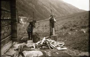 cca 1920-1940 Kirándulások Ausztriában és Lengyelországban, fotónegatívok, 46+3 db, 6x9 cm