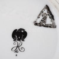 Hollóházi Szász Endre által tervezett váza, matricás, jelzett, hibátlan, m: 20 cm