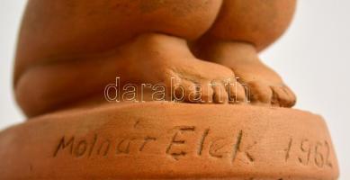 Molnár Elek (1916-1994): Térdelő női akt. Terrakotta, jelzett, foltos, m:25 cm