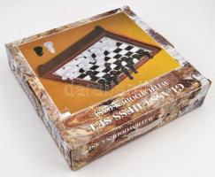 Üveg sakk-készlet, eredeti dobozában, 35x35 cm