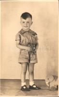 55 db régi és modern gyermek motívumos fotó és képeslap / 55 pre-1945 and modern child motive postcards and photos
