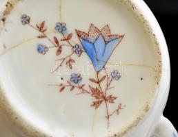 cca 1900 2 db porcelán csésze, részben kézzel festett, egyiken hajszál repedéssel, m:7 cm, d:10 cm (...