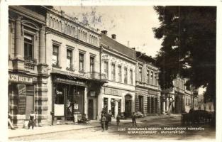 Rimaszombat, Rimavska Sobota; Masaryk tér, Heksch Bertalan, Seidner Árpád, Róth L. és Bródy üzlete / Masarykovo namesti / square, shops