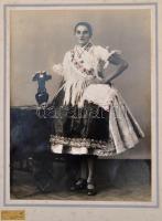 cca 1930 Kis fotógyűjtemény: portrék, gyermekfotók, szociofotók vegyesen, összesen 57 db, 17,5×23 cm...