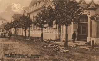 1916 Brassó, Kronstadt, Brasov; Die Befreiung Kronstadts / Brassó felszabadítása, Hosszú utca a harcok után romokban / entry of the German troops, street view after the fights (EK)