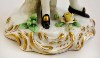 Royal Vienna (Alt Wien) figura, kézzel festett, jelzett, restaurált, m:16 cm / Royal Vienna (Alt Wie...