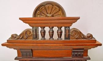 XIX. sz. Gazdagon díszített felesütős fali ingaóra. faragott díszítésekkel, hibátlan zománc számlapp...