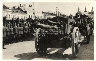 1940 Máramarossziget, Sighetu Marmatiei; bevonulás, tankok / entry of the Hungarian troops, tanks