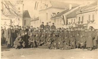 1938 Rozsnyó, Roznava; bevonulás, M. kir. 103. honvéd utászszázad. Kamarás Gyula szak. pkh. felvétele  / entry of the Hungarian troops, soldiers' group photo