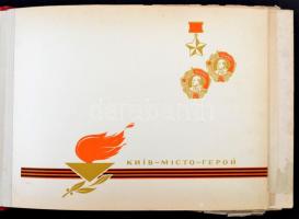 1969 Szovjetúnióban járt  magyar katonai küldöttség útjáról készült fotó, Kijevi helyszínekkel. Előr...