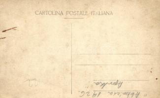 1926 Abbazia, csoportkép, háttérben olasz étterem / group photo, Italian restaurant in the backgroun...