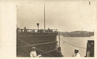 4 db fotó képeslap az SMS Novara osztrák-magyar haditengerészet gyorscirkálójáról. Matróz, sérült ké...