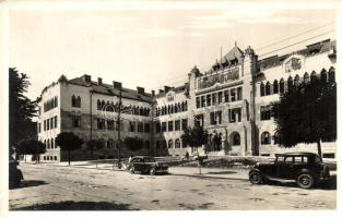 Kolozsvár, Cluj;, Árpád utca, Honvéd Hadtestparancsnokság, automobilok / street, army headquarters, automobiles