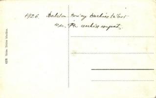 Balatonberény, Déli vasútállomás várakozókkal. Weisz Tódor kiadása  (EK)