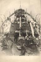 SMS Prinz Eugen Osztrák-Magyar Haditengerészet Tegetthoff-osztályú csatahajója, első két torony 3-3 löveggel / K.u.K. Kriegsmarine SMS Prinz Eugen dreadnought battleships deck, mariners and cannons. photo