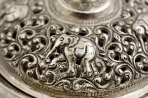 Mianmar. Ezüst cukordoboz áttört díszítéssel, elefánt dísszel. / Silver bonbonniere with elephant de...