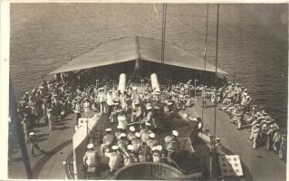 SMS Erzherzog Friedrich pre-dreadnought csatahajó (Linienschiffe) fedélzete, ünnepség, tengerészek zenekara a forgó tornyon / K.u.K. Kriegsmarine, celebration on the SMS Erzherzog Friedrich battleship, mariners' music band. photo