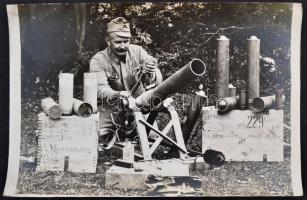 Egy doboznyi I. világháborús katonai fotó vegyes témákkal, vegyes méretben