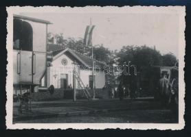 cca 1930 Feketeerdő, vasútállomás, fotó, hátulján feliratozva, 8,5×6 cm