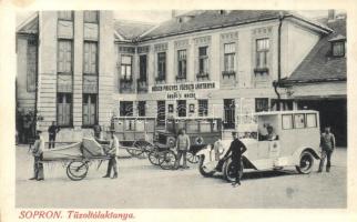 Sopron, Rösch Frigyes Tűzoltó laktanya őrsége, tűzoltó és mentőkocsik. Kiadja Lobenwein Harald