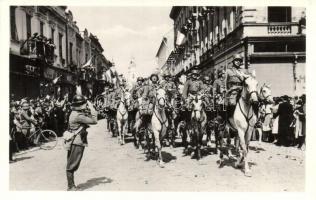 1940 Szatmárnémeti, Satu Mare; bevonulás honvéd katonákkal  / entry of the Hungarian troops