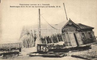 Sakhalin, Sachalin; Zerstörungen durch Eis bei den Quaianlagen / Destruction by ice at the quayside