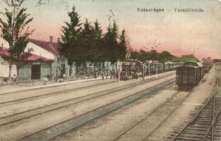 Szászrégen, Reghin; vasútállomás gőzmozdonnyal / railway station with locomotive / Bahnhof. So. Stpl