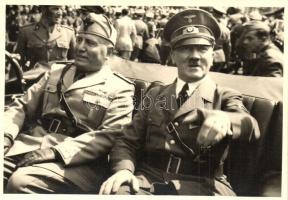 1940 München, Hauptstadt der Bewegung. Adolf Hitler, Benito Mussolini. Angelo Zannantonio photo, So. Stpl