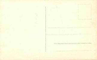 Budapest VIII. Katonai zenekar felvonulás a Baross téren, Skultéty üzlete, szálló és étterem. photo