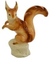 Royal Dux porcelán mókus, kézzel festett, jelzett, gyári repedéssel, apró lepattanással, m: 24 cm
