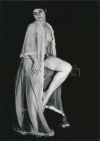 cca 1973 Csalogató csábos lányok, 3 db szolidan erotikus vintage fotó, 24x15 cm / 3 erotic photos