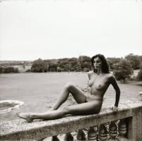 cca 1978 Szabadon és boldogan, 13 db szolidan erotikus negatív, 6x6 cm