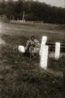 cca 1972 Nyári fotóséta egy szál semmiben, 37 db szolidan erotikus negatív, 24x36 mm