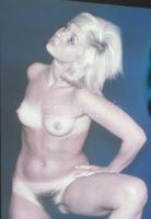 cca 1978 Színes diapozitív felvételek, 9 db szolidan erotikus vintage diakép, 24x36 mm