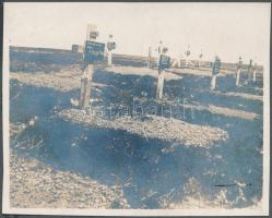 cca 1915-1917 Német katonák sírjai feltehetőleg a keleti fronton, 8x10 cm