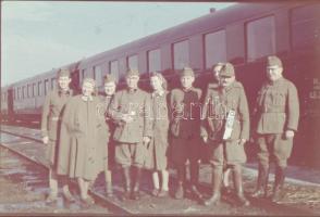 1942 Thöresz Dezső (1902-1963) békéscsabai gyógyszerész és fotóművész hagyatékából - 11 db vintage d...