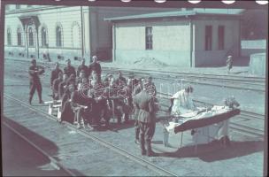 1942 Thöresz Dezső (1902-1963) békéscsabai gyógyszerész és fotóművész hagyatékából - 11 db vintage d...