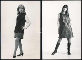 1969 Divatos bőrruházat, 4 db feliratozott vintage manöken fotó, 17x12 cm