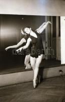 cca 1840 Balettművész, 6 db szabadon felhasználható, vintage negatív, 36x24 mm